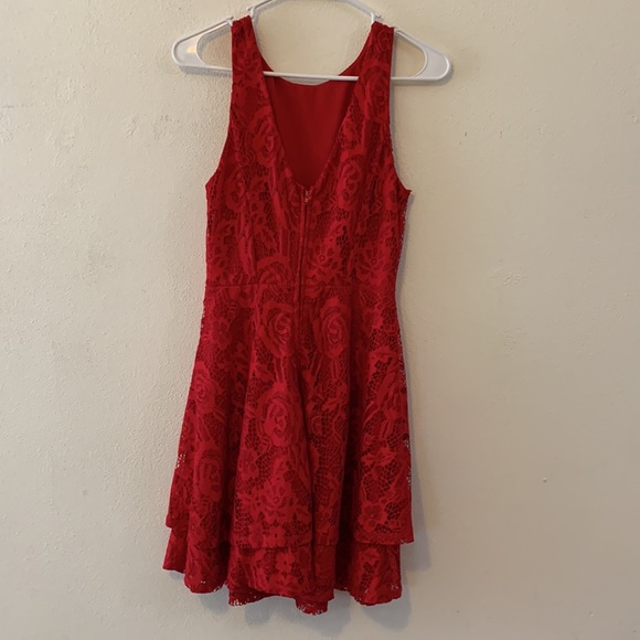 🦋 Speechless Scarlet Rose Red Lace mini Dress. Size Small. New With Tags! - Picture 2 of 8